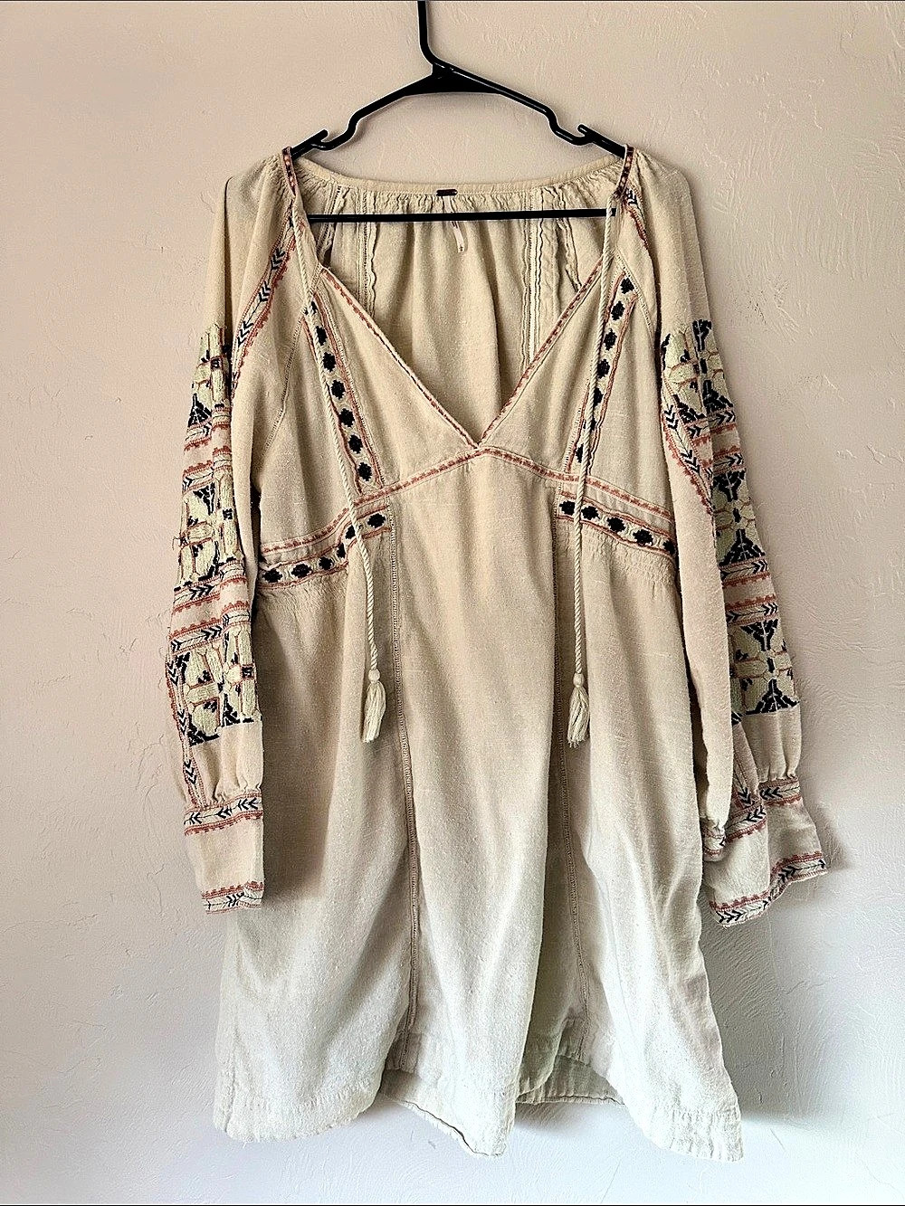 Free People Embroidered Mini Dress in Cream Size Large Like New